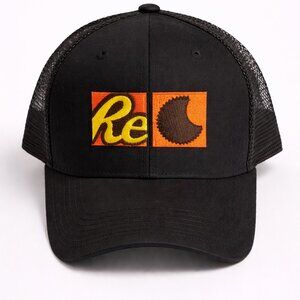 🧢 Black Trucker Hat – One Size Fits All (New Without Tags)